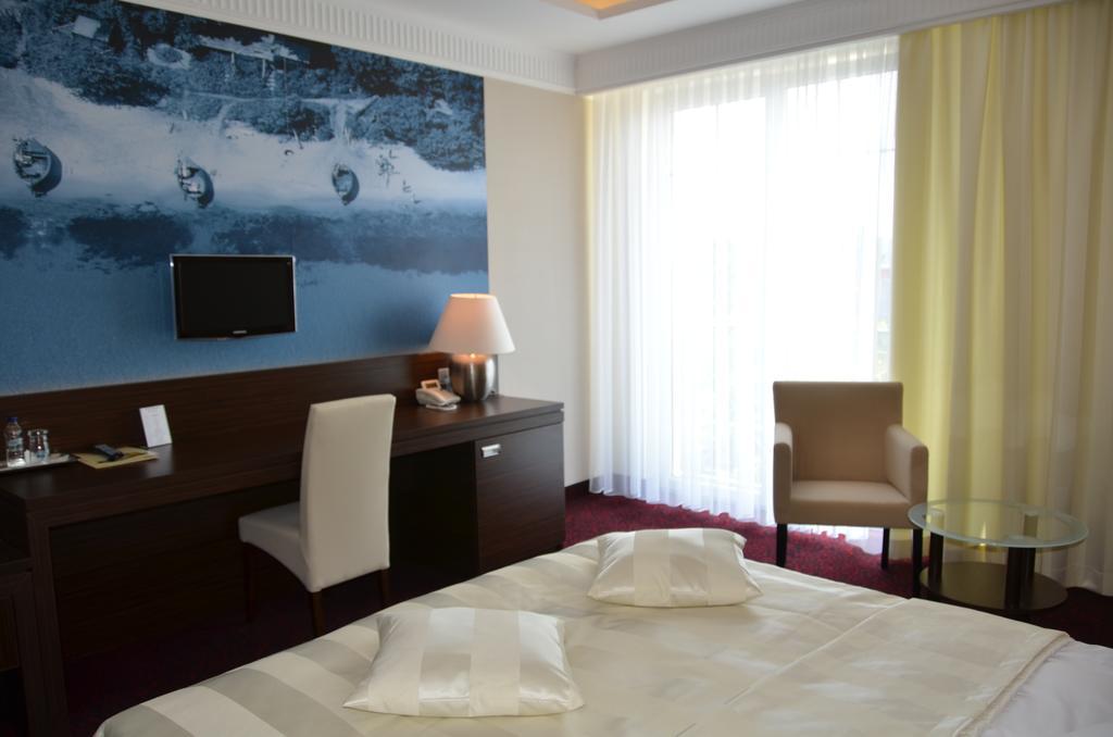 Hotel Falko Rumia Kültér fotó
