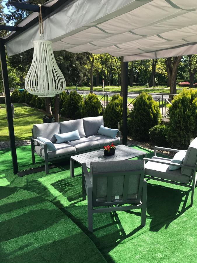 Hotel Falko Rumia Kültér fotó