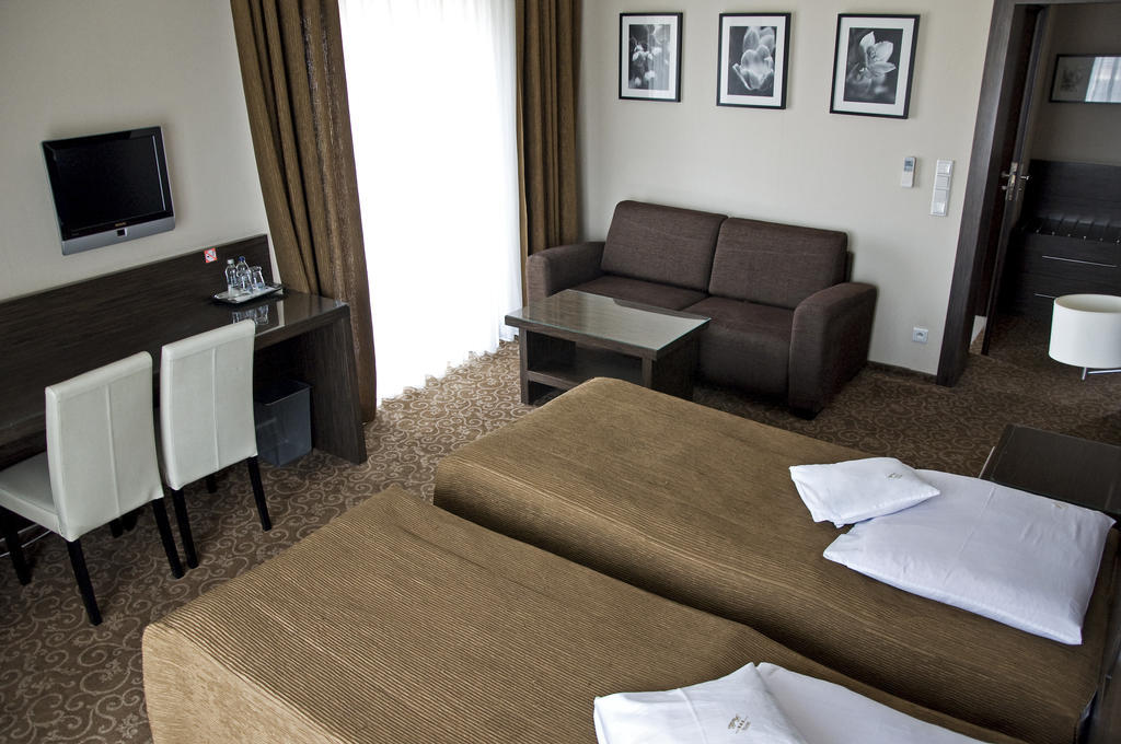 Hotel Falko Rumia Kültér fotó